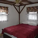 4 Bdr Lake Harmony Mountaintop Chalet With Covered Deck