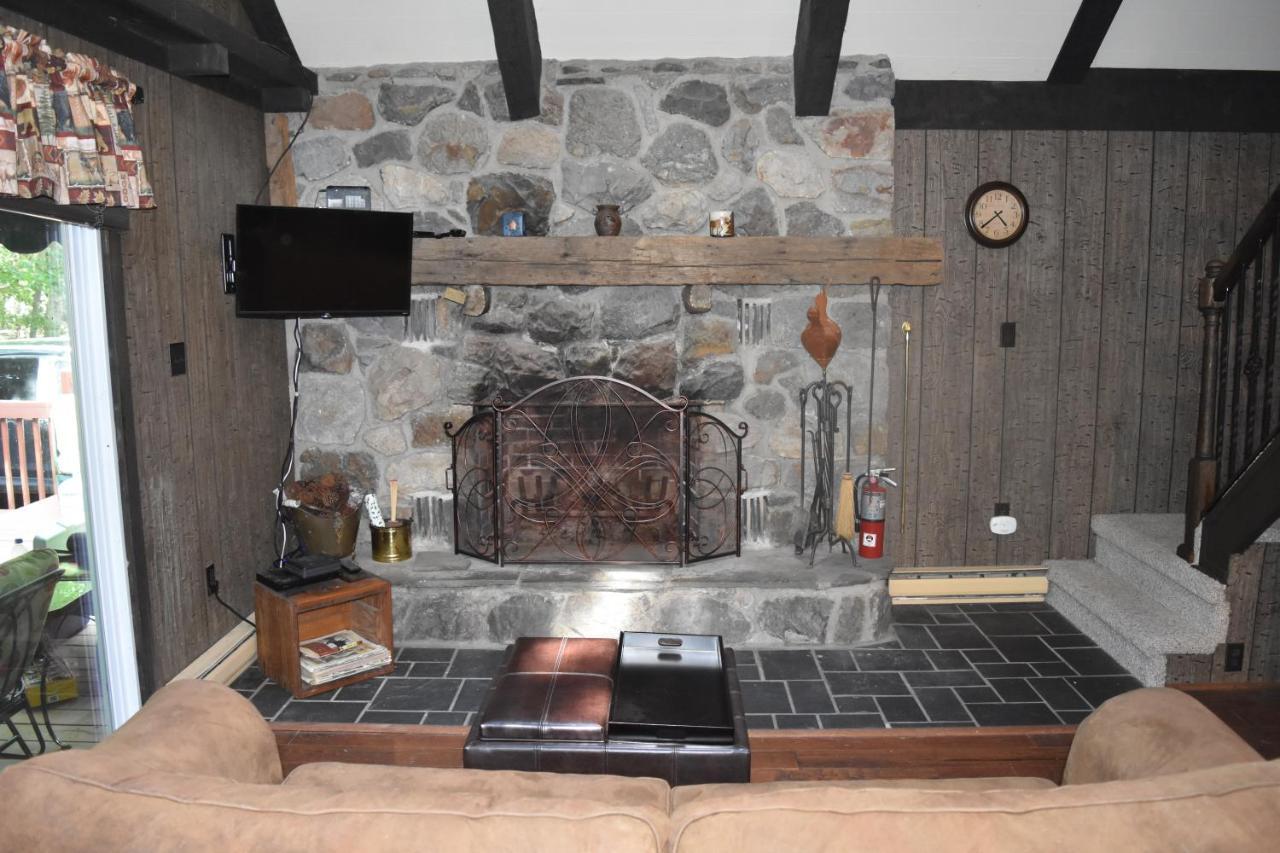 Holiday home 4 Bdr Harmony Mountaintop Chalet With Covered Deck *