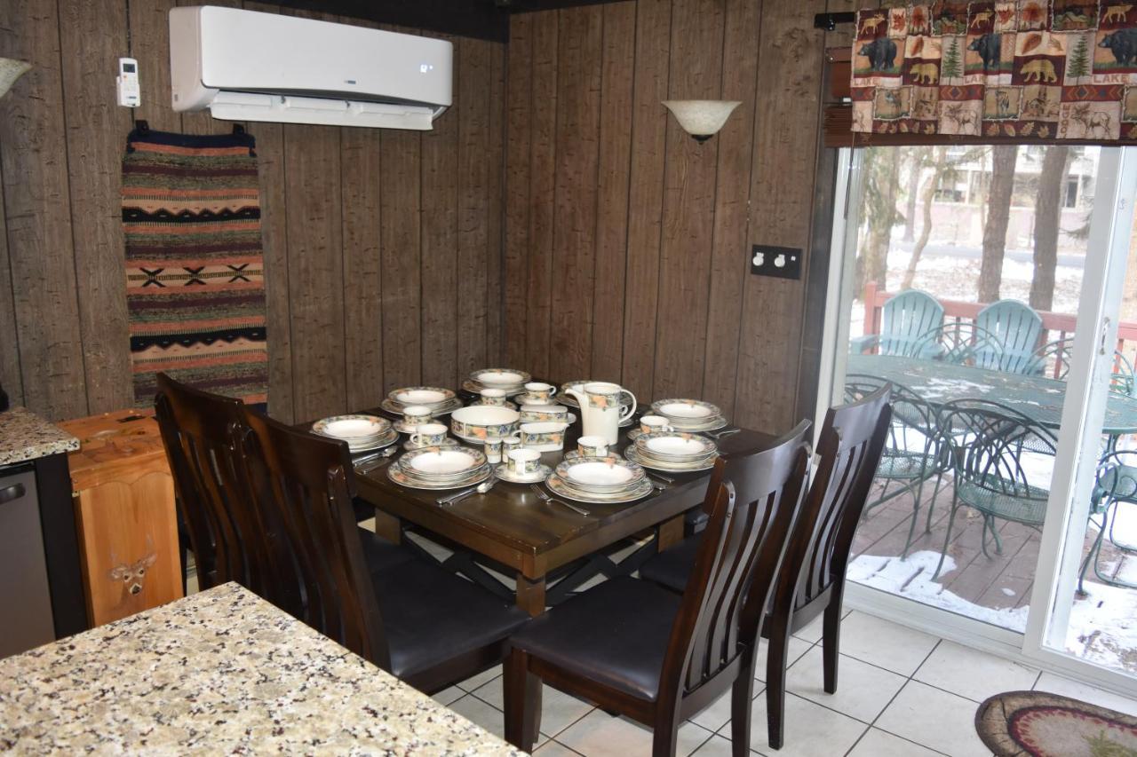 4 Bdr Harmony Mountaintop Chalet With Covered Deck Holiday home