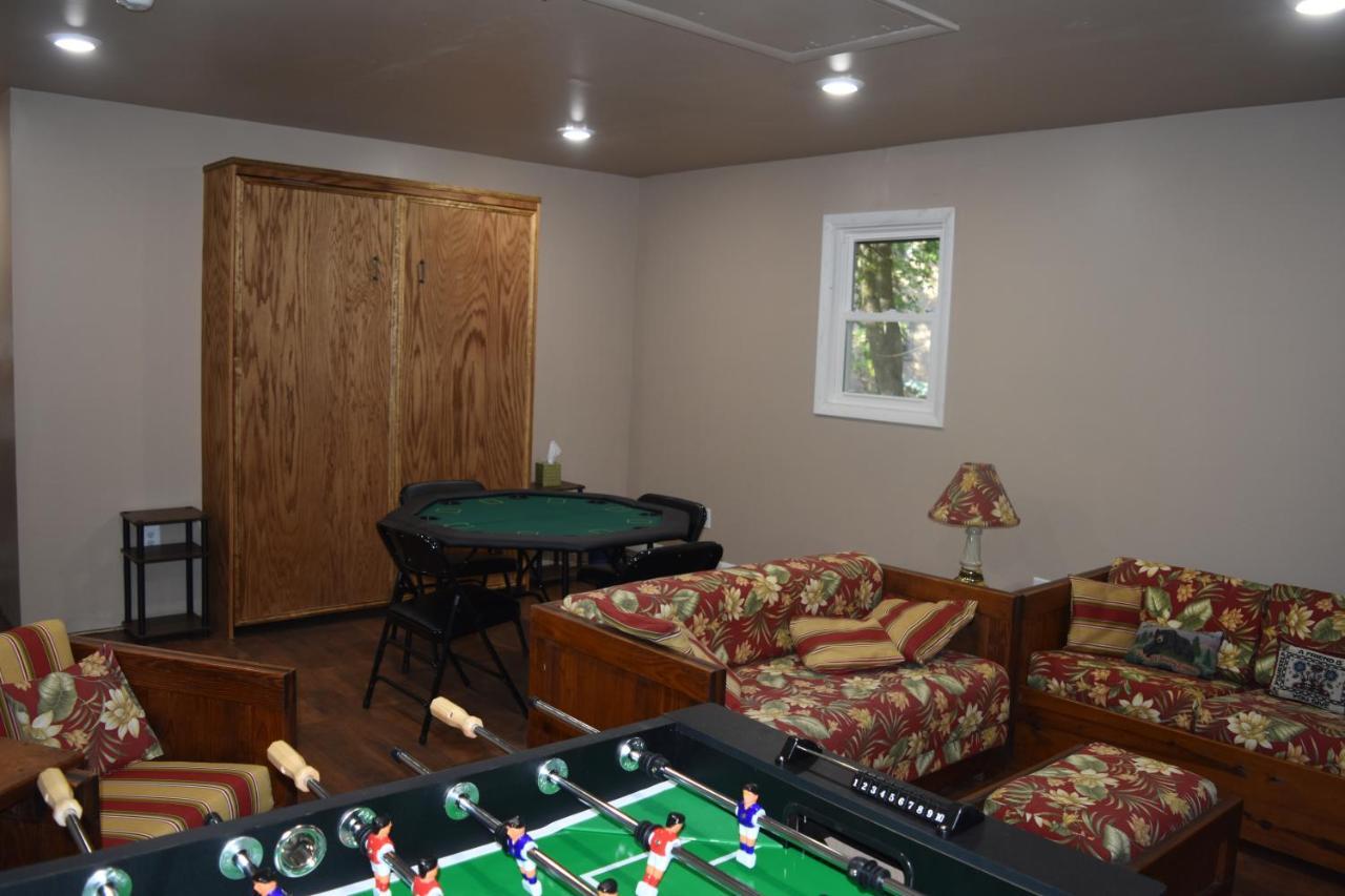 Holiday home 4 Bdr Harmony Mountaintop Chalet With Covered Deck *