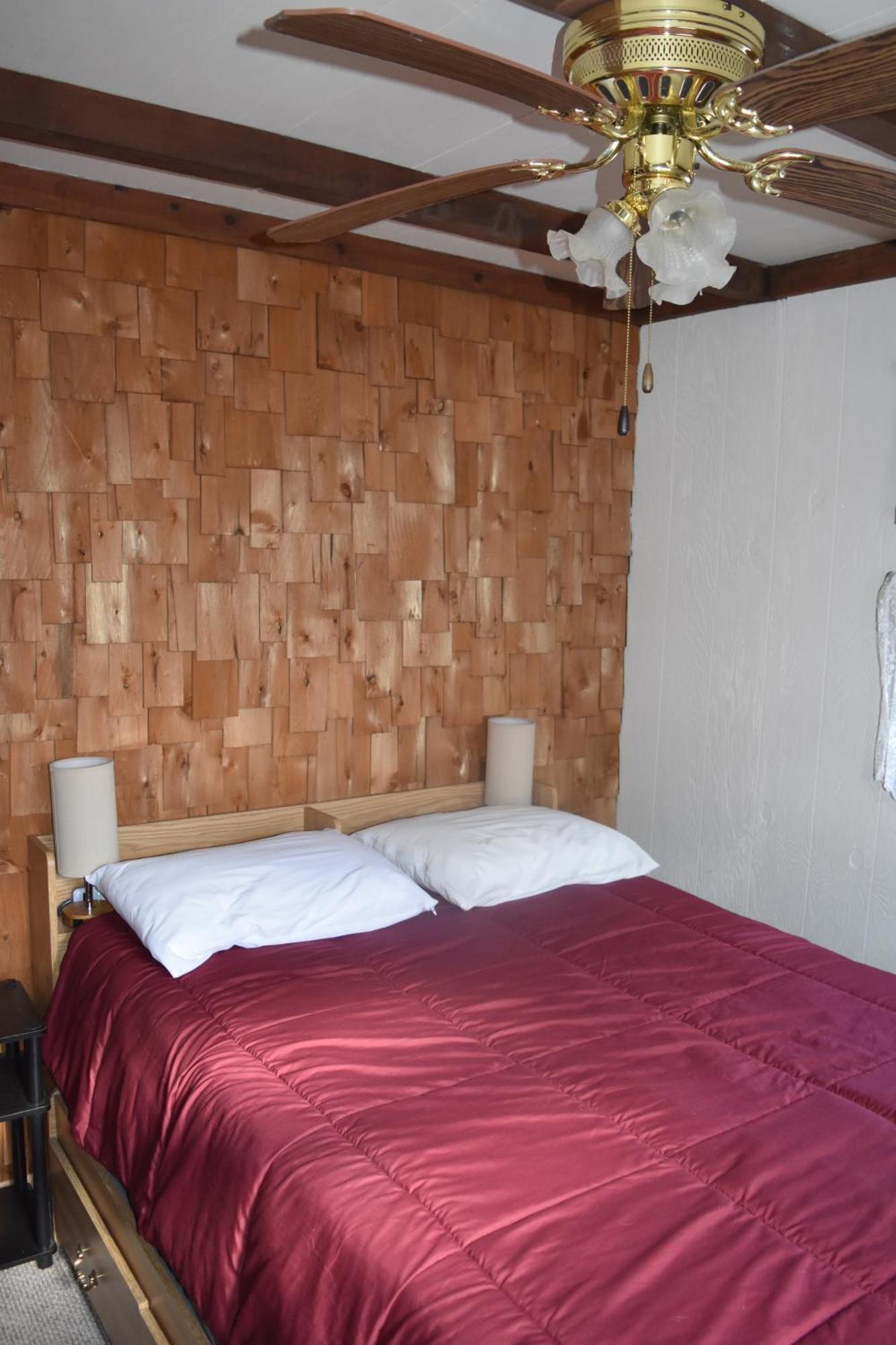 Holiday home 4 Bdr Harmony Mountaintop Chalet With Covered Deck *