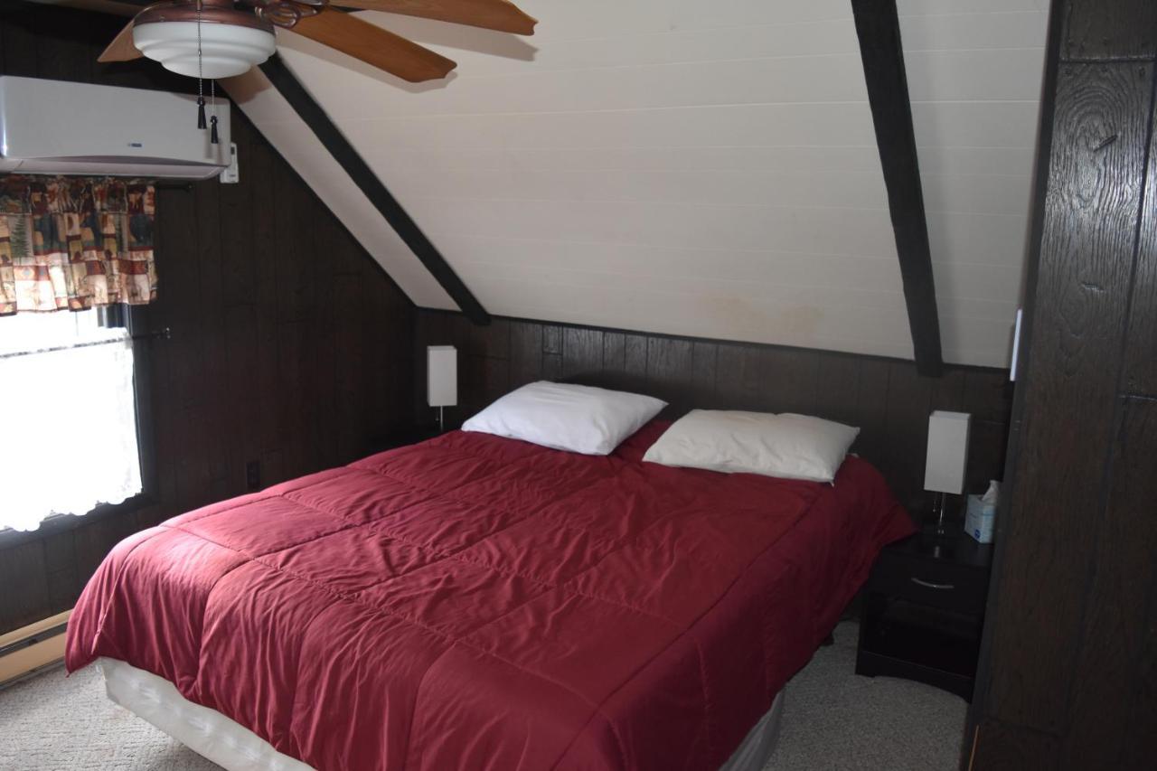 Holiday home 4 Bdr Harmony Mountaintop Chalet With Covered Deck