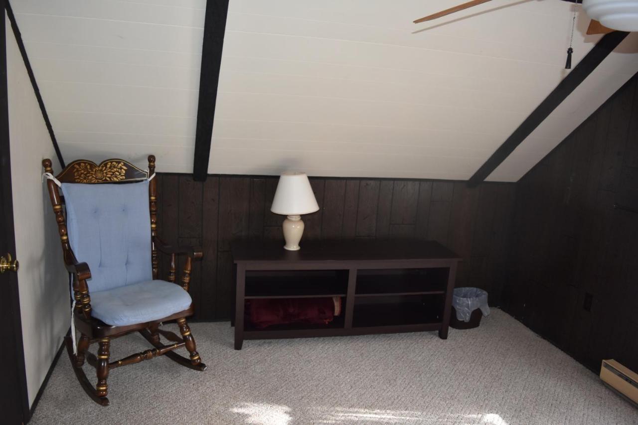 4 Bdr Harmony Mountaintop Chalet With Covered Deck *